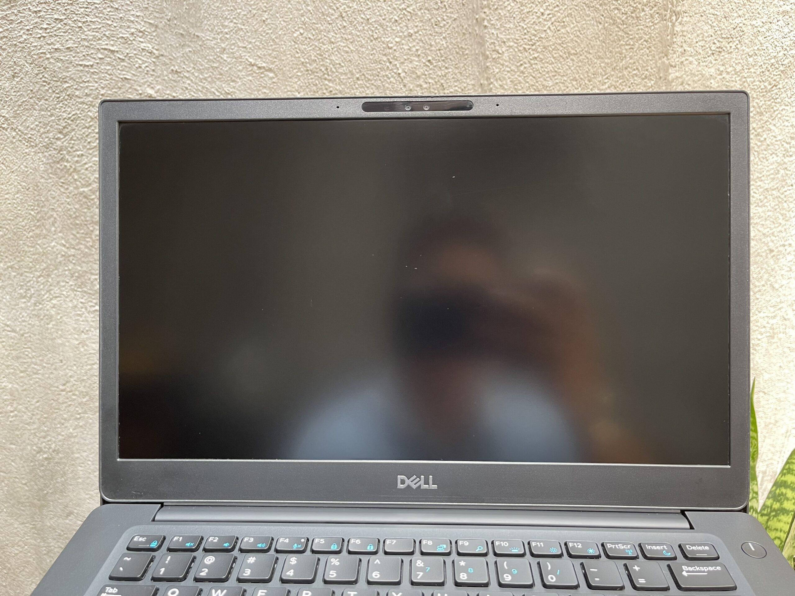 Dell Latitude 7490 - Thiết kế đơn giản nhưng sang trọng