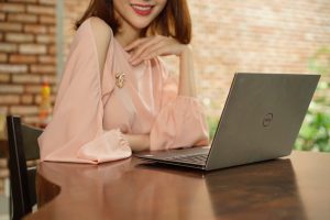 Sinh viên văn phòng cần gì ở laptop