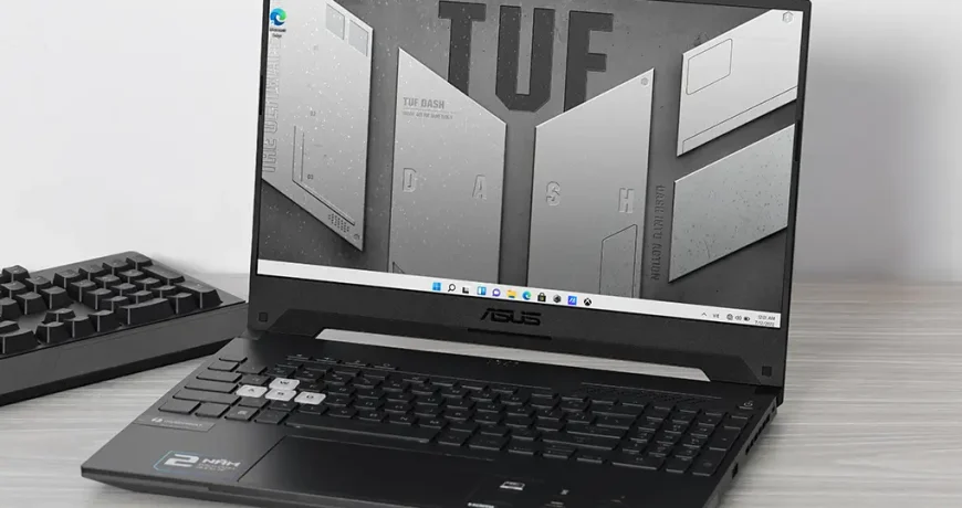 laptop làm việc đồ họa