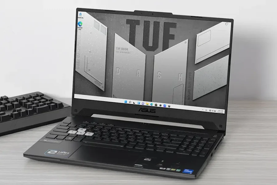 laptop làm việc đồ họa