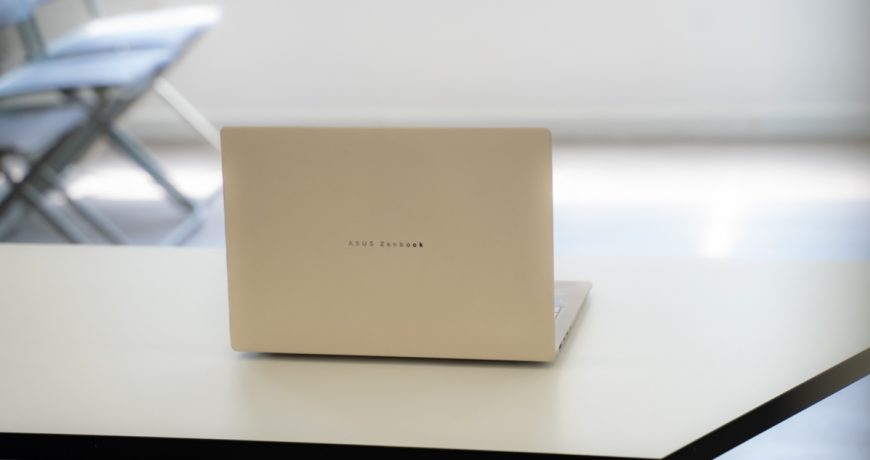 laptop pin lâu